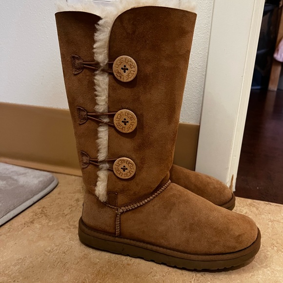 UGG Bailey Button Triplet (UGGs) - Picture 3 of 4